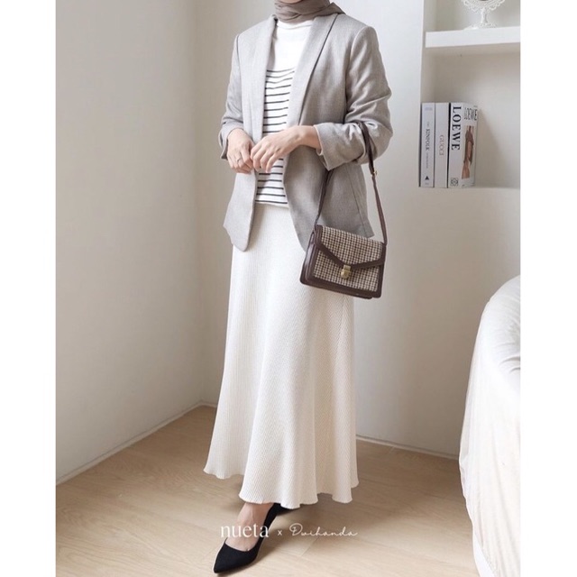 nidaaar's tweet photo. Saya menjual HANA SKIRT BY HIJABN... seharga Rp280.800. Dapatkan di Shopee sekarang! https://t.co/aSb1saozhC #ShopeeID https://t.co/M0zTmsyaFl
