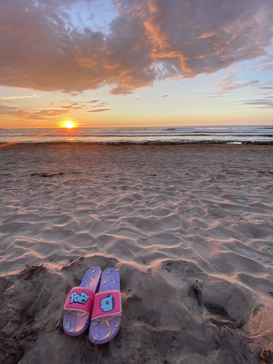 glossfilters's tweet photo. sunsets with mang :”) https://t.co/5mGEgowQrb