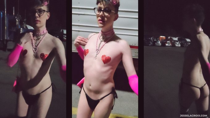 Sooo i wore this in public https://t.co/RpRaXjrowZ
