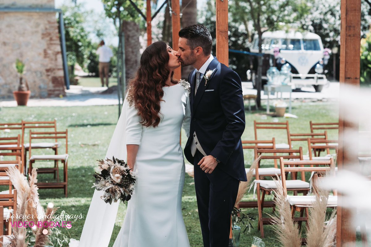 video_boda's tweet photo. Bodas con encanto en El Teular
Boda Raquel &amp; Edu
Mejores fotografías  https://t.co/XiOjT6BJ1T
Trailer de la boda  https://t.co/uI2jWEoxXT 
#bodas #bodas2021 #bodas2022 #bodasoñada #bodasreales #bodasvintage #bodasespaña #bodasbonitas #bodasmadrid #bodasdepapel #bodasconencanto https://t.co/amk0qFr6QK