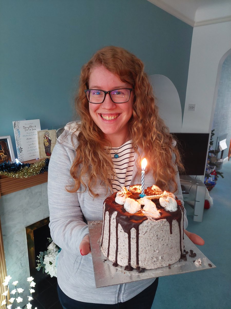 #MerryBirthday to me!
Did my cake and presents yesterday with family and today I get my '30 plus 1 party' with my friends! 🥳🎂🎁