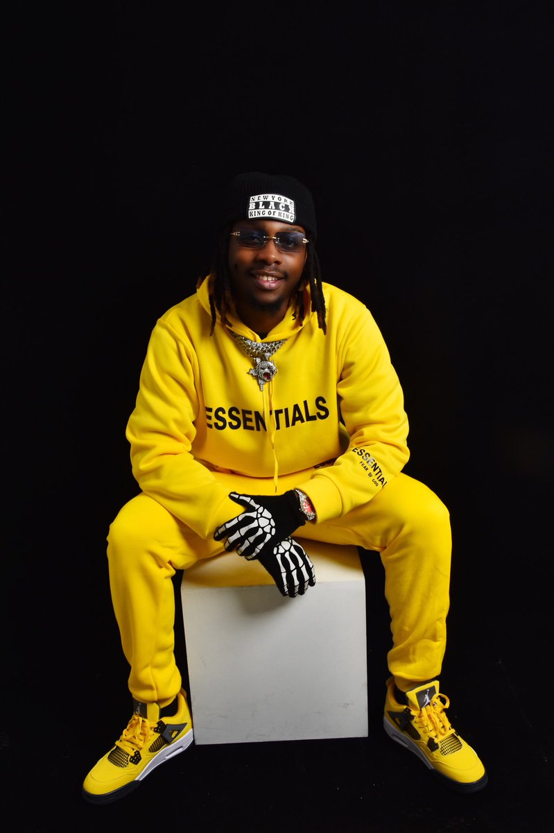 itsfucci's tweet photo. Happy birthday 🎉 to me! I wanna thank God for bringing me this far and all the blessings and lessons that come with life 🙏 🔥🚀More life more memories more experiences more more money 💰 more everything 🔥🚀 #GodBless #happybirthday #hiphop #music #fashionblogger #fashionmodel https://t.co/OUbUAIn5Vw