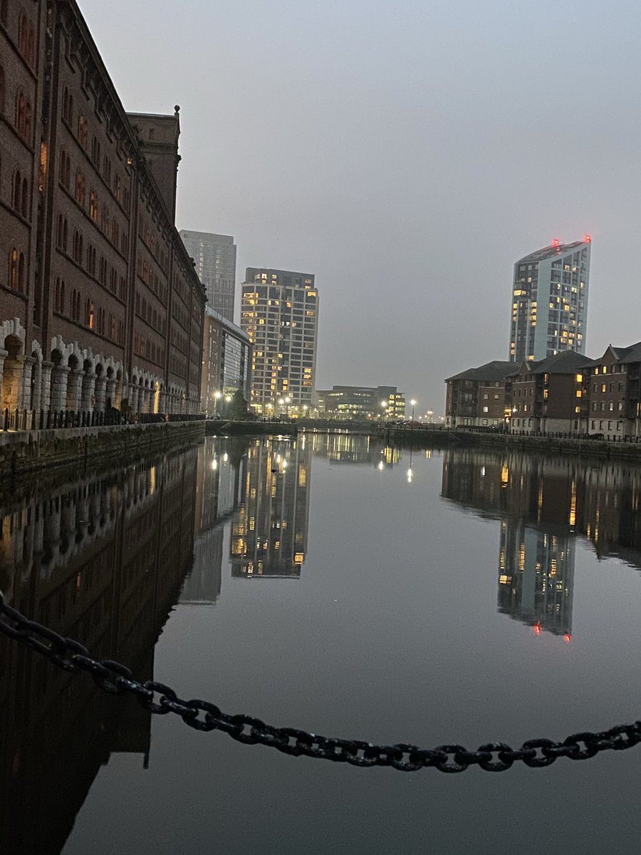 S66903097's tweet photo. @WaterlooDock Whatโs โderelictโ about water space/blue space? Photos of East and West Waterloo Dock - why infill historical docks and water space for 330 flats when Peel appear to have many hectares of land doing nothing in the North end? https://t.co/Kcv4chESO0