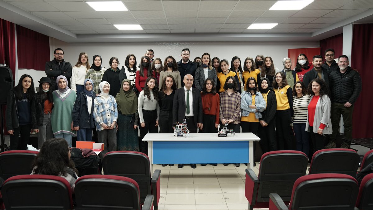 mardinkultur_'s tweet photo. With the contributions from @feryal_ozel itย was a great final meeting of โSisters Science Bridge: Arizona to Mardinโ. Female students from three different high schools designed and presented their own robot projects: #SpaceBroom #CuriousExplorer and #Armstrong https://t.co/Qa8XRFhYPJ