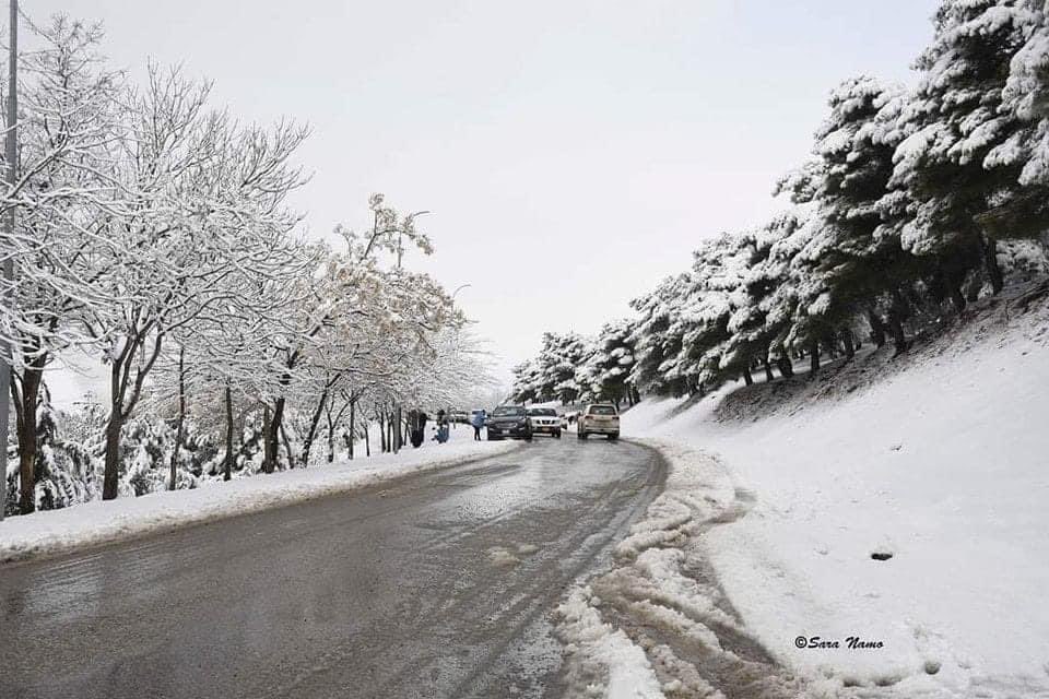 Lava990's tweet photo. 🥰😍#ثلج #بەفر #snow https://t.co/29yFQ3SwVU