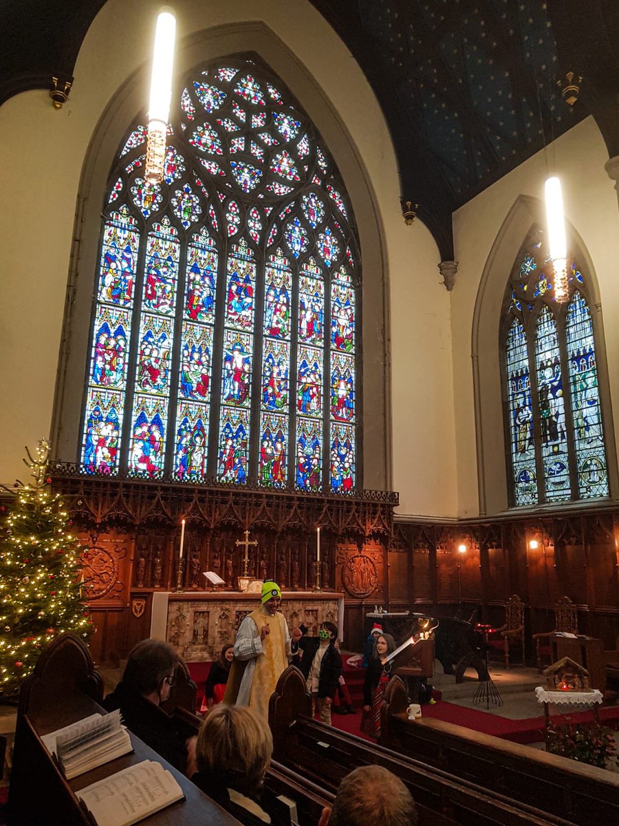 The Rt Rev Ian Paton led a Celebration of the Eucharist from our Chapel (broadcast online) for the first Sunday after Christmas.
We have also been delighted to welcome members of the local community to our Christmas services. @CollChaplain #glenalmondchapel