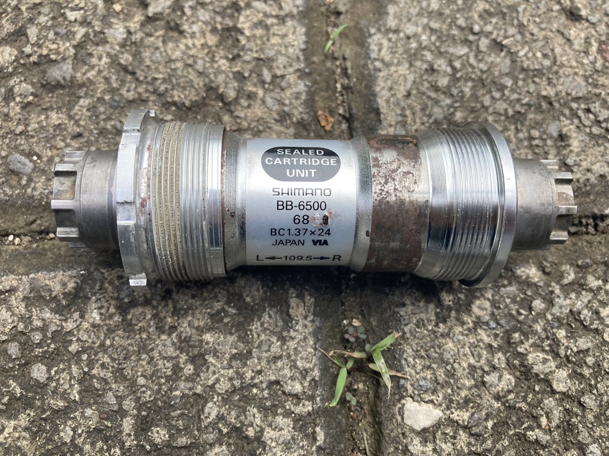Cyclist_Lab's tweet photo. Wts bb shimano 6500 octalink. 450rb free ongkir seluruh indonesia. https://t.co/aZ2MmHJH4Z #fnfjb https://t.co/ACm3sPuOTf
