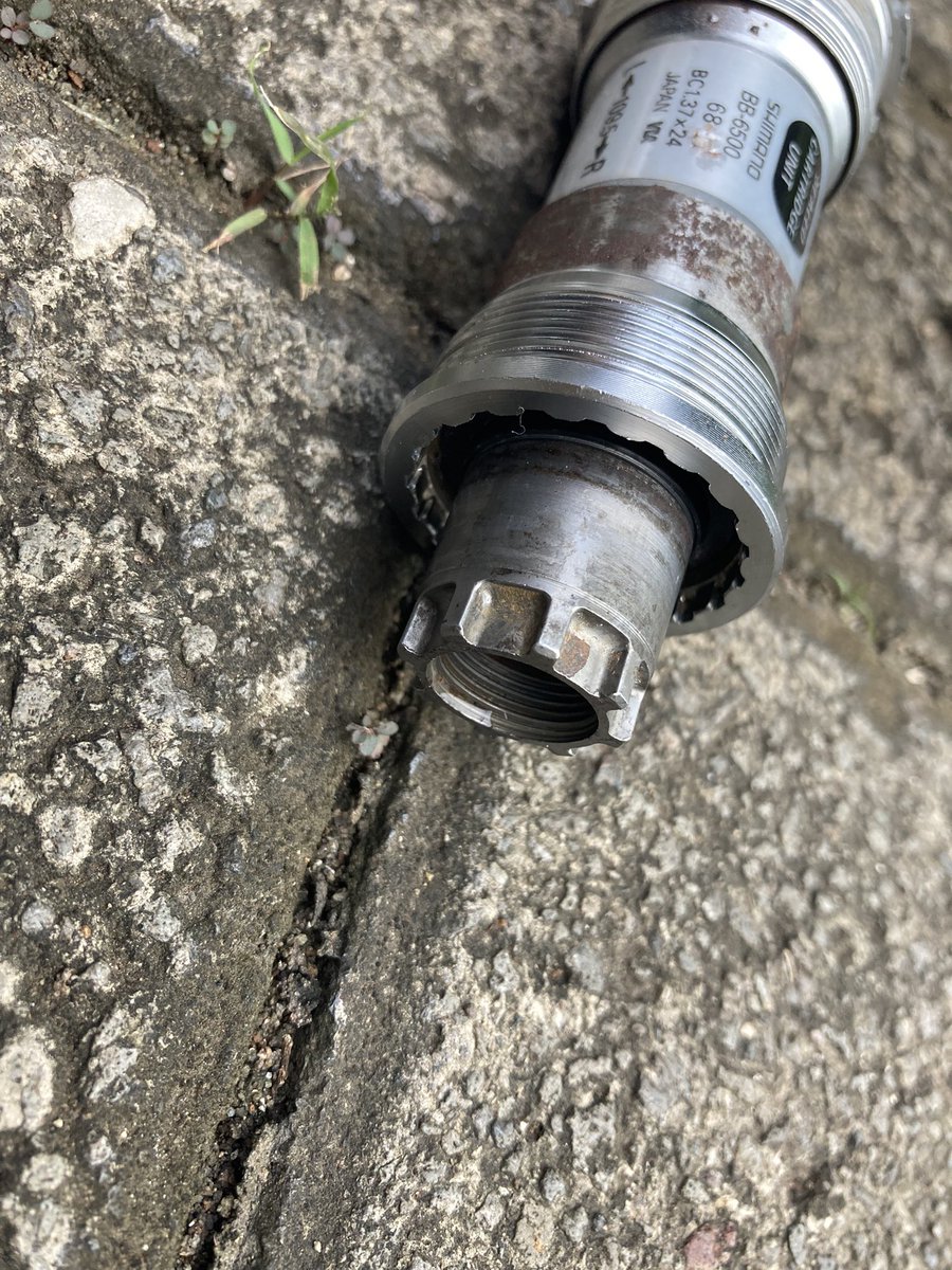 Cyclist_Lab's tweet photo. Wts bb shimano 6500 octalink. 450rb free ongkir seluruh indonesia. https://t.co/aZ2MmHJH4Z #fnfjb https://t.co/ACm3sPuOTf