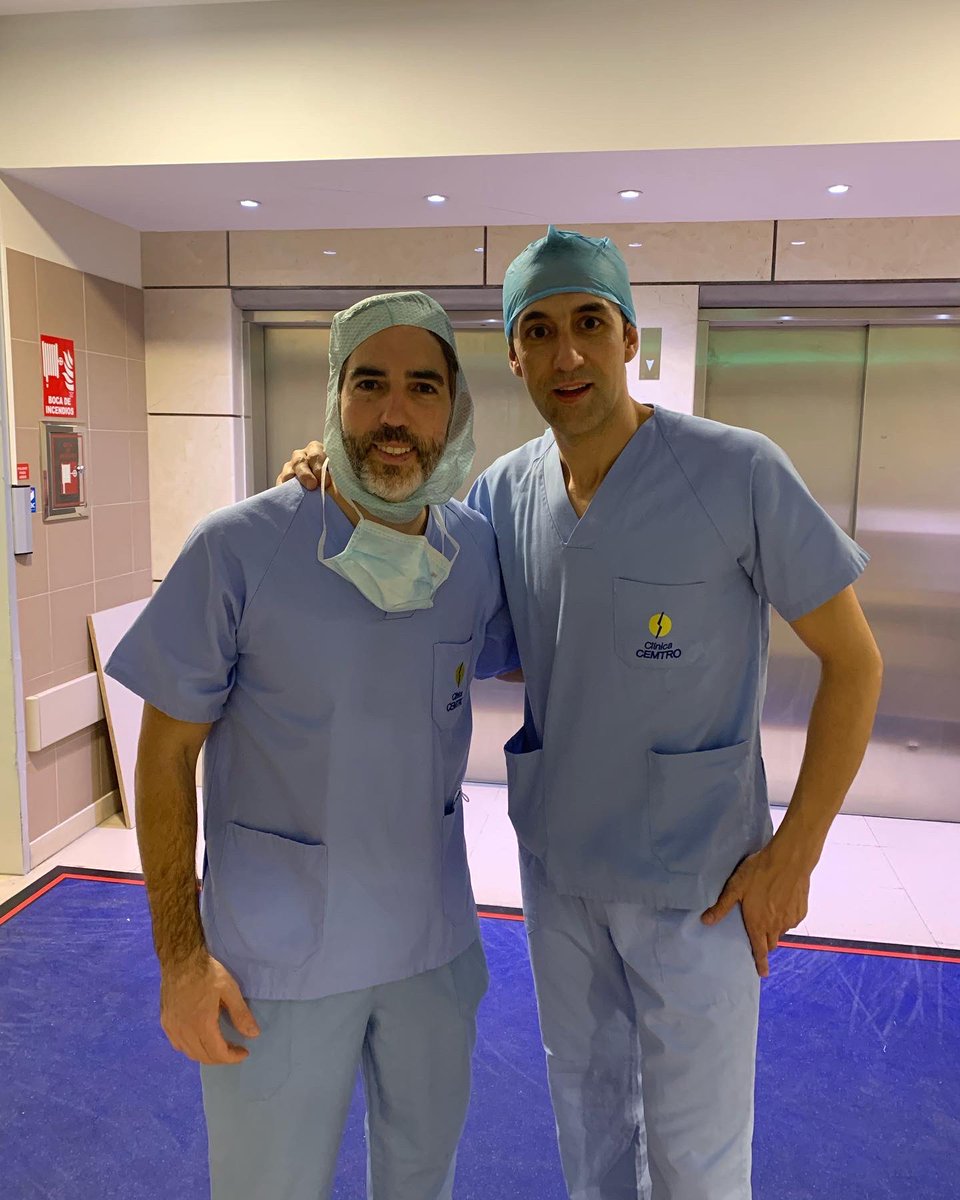 GlobalPhysioESP's tweet photo. 🗣 Magnífica jornada con casos clínicos: ¿Por qué un fisioterapeuta 👐 en quirófano 🛠? Mismos Objetivos 🤓: Súper Especialización! 
.
Un privilegio asistir al👨‍⚕️ @DrRamonNavarro y al 👨‍⚕️ @DrSergiohorte , Referentes y Especialistas en Cirugía de Tobillo y Pie de 🏥  @ClinicaCEMTRO https://t.co/nXDe3NWkzF