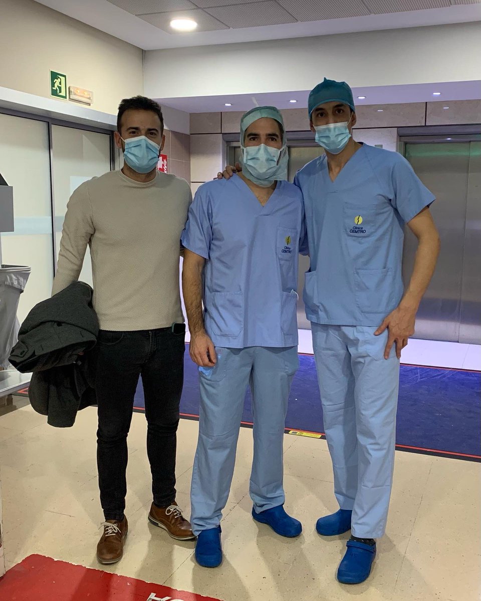 🗣 Magnífica jornada con casos clínicos: ¿Por qué un fisioterapeuta 👐 en quirófano 🛠? Mismos Objetivos 🤓: Súper Especialización! 
.
Un privilegio asistir al👨‍⚕️ <a href="/DrRamonNavarro/">Dr. Ramón Navarro</a> y al 👨‍⚕️ <a href="/DrSergiohorte/">Dr. Sergio Hortelano</a> , Referentes y Especialistas en Cirugía de Tobillo y Pie de 🏥  <a href="/ClinicaCEMTRO/">ClinicaCEMTRO</a>