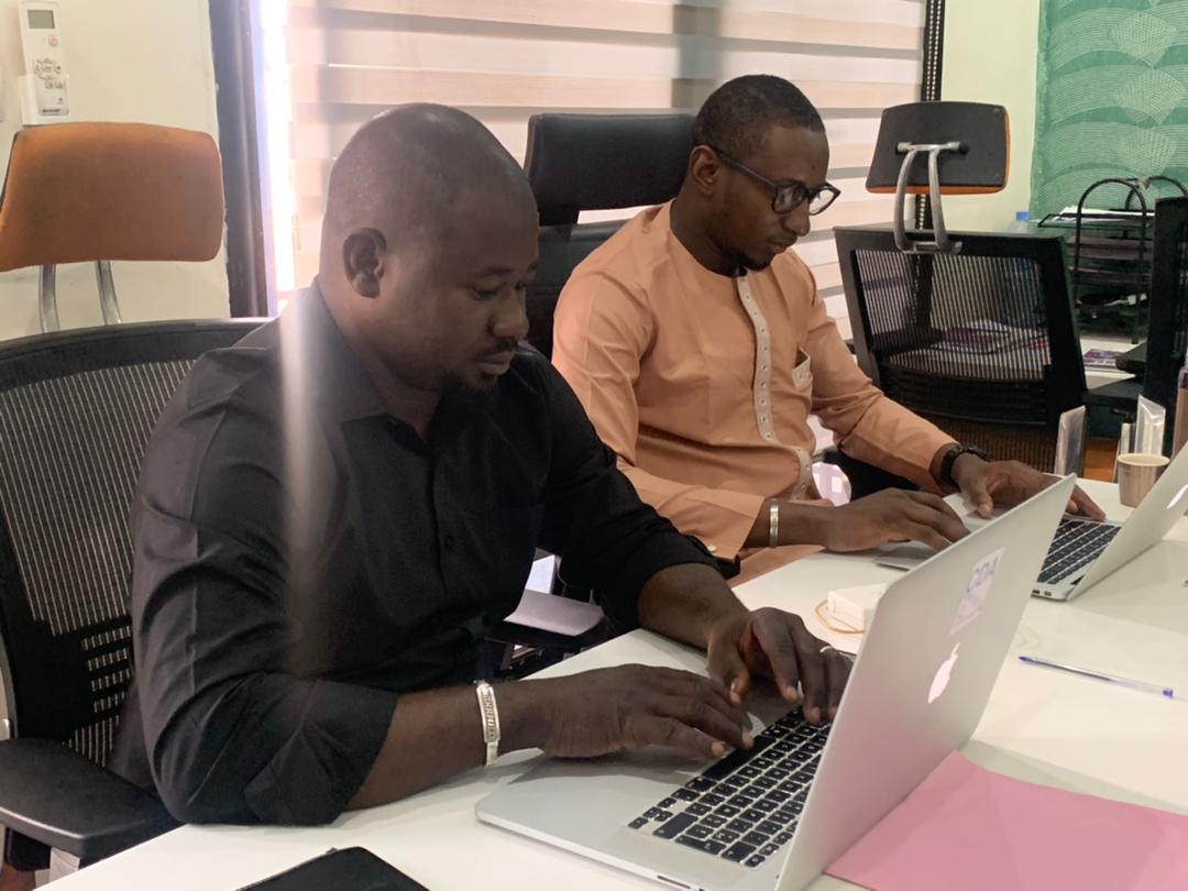 clusterdafrica's tweet photo. C'est la dernière semaine de l'année 🥳
La team @UVM_UPPKINGUI vous souhaite bon début de semaine et bonne fin d'année 2021
#enseignement #formation #elearnig #certification #uvm #kingui @AmadouDiawaraMl https://t.co/evvOzvIzc9