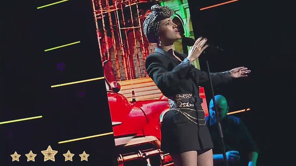 alh_culturalh's tweet photo. 🎤 La cantante Elaine Fernández, semifinalista alhaurina de @tierratalentotv
Nació en La Habana (Cuba), pero se siente alhaurina. Inició su carrera musical en la provincia como colaboradora de Javier Ojeda, y está en la semifinal del talent show

https://t.co/c12153ZiwS https://t.co/RyqNHIw8XA