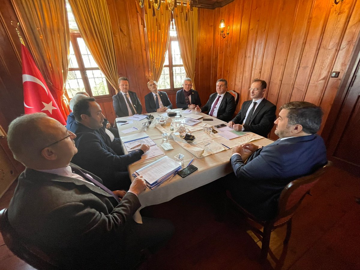 valiunlu tweet picture