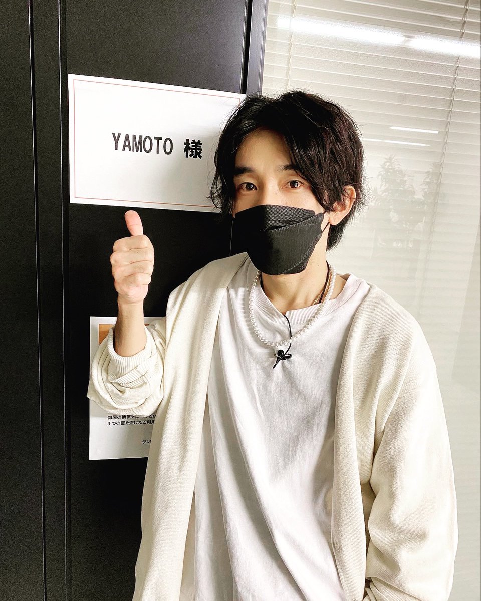 RockYamoto's tweet photo. AT-Xさんで

「ナローなワイドショー」
明日放送だよー！

シークレットゲストで出演！

生歌とトークあり！よろしくねー
👇

CS、スカパー、JCOMでチャンネル加入すると観れるよー！

#ナロワイ　#ATX
#学園ヘヴン　#吉野裕行 #松澤千晶
#平田広明　#YAMOTO
#schoolboys #スカパー #JCOM https://t.co/cFiOksrVSA