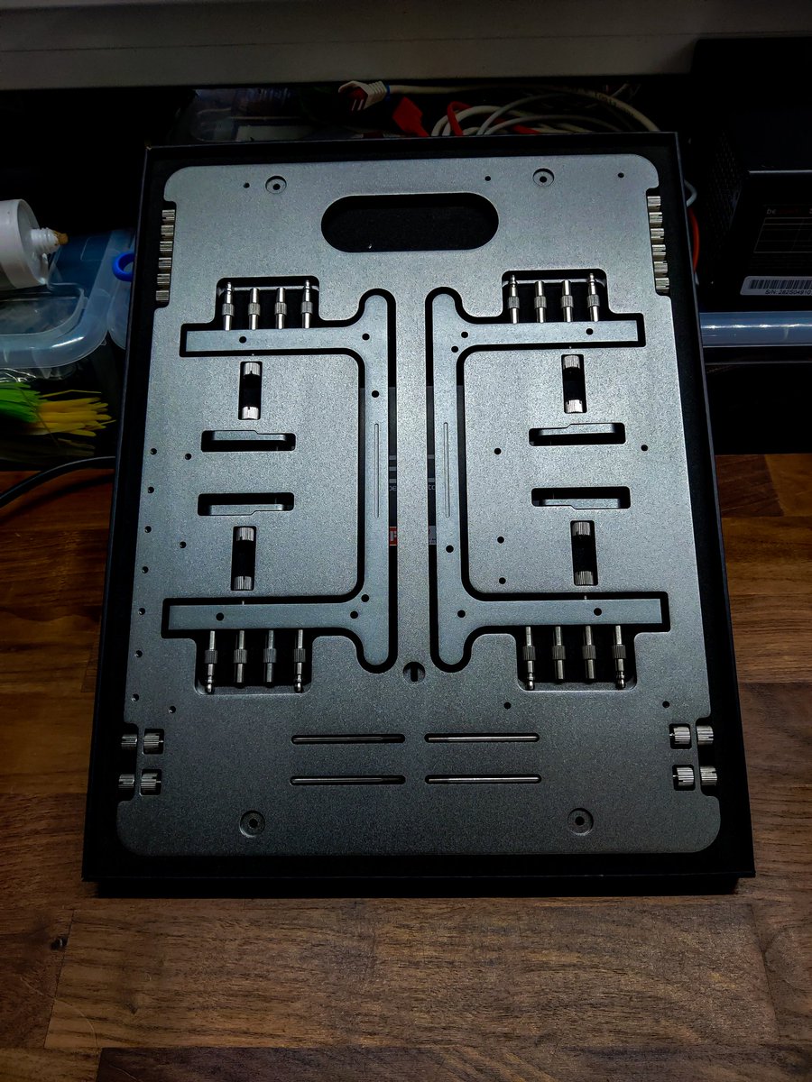 talaryonlabs's tweet image. Unser neuer Benchtable - sehr schön verarbeitet und qualitativ hochwertig.

#pc #benchtable 

@OpenBenchtable @streacom