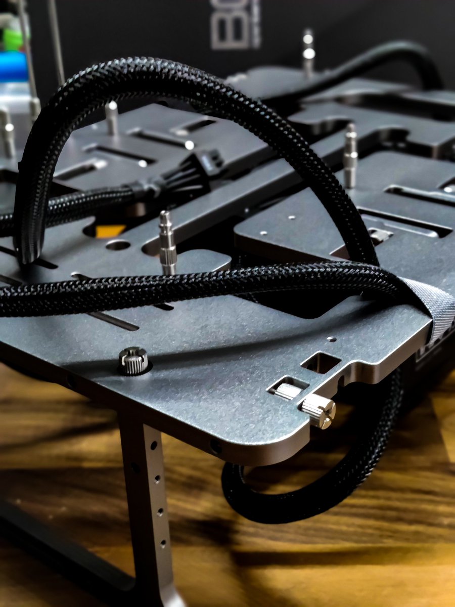 talaryonlabs's tweet image. Unser neuer Benchtable - sehr schön verarbeitet und qualitativ hochwertig.

#pc #benchtable 

@OpenBenchtable @streacom