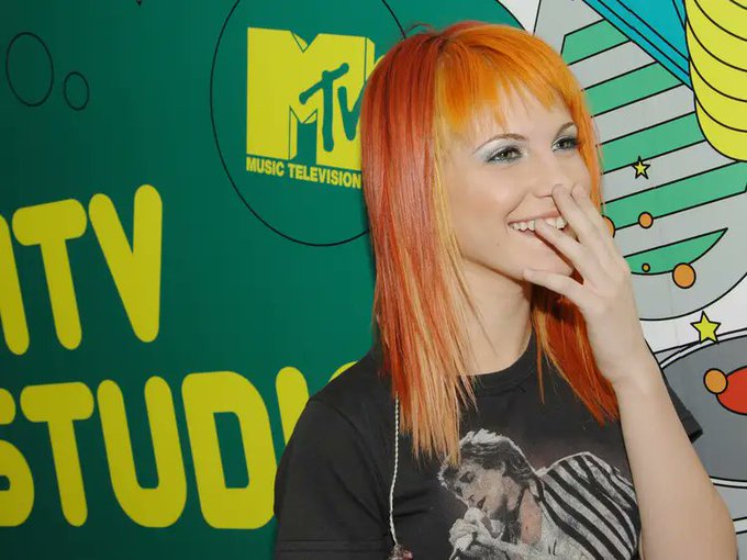 Happy birthday Hayley Williams! Adolescent me had such a crush on her. 
