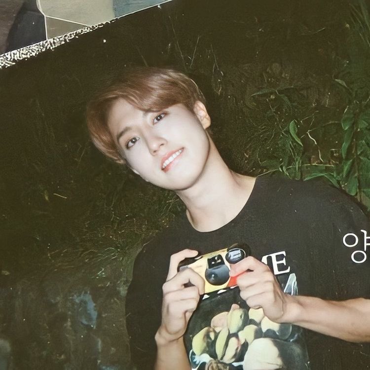 ㅤ
                  Ethan Gabriel.
           (n)sfw : profanities
           new acc but not new to rp
           like and rt to be mutuals :)
ㅤ