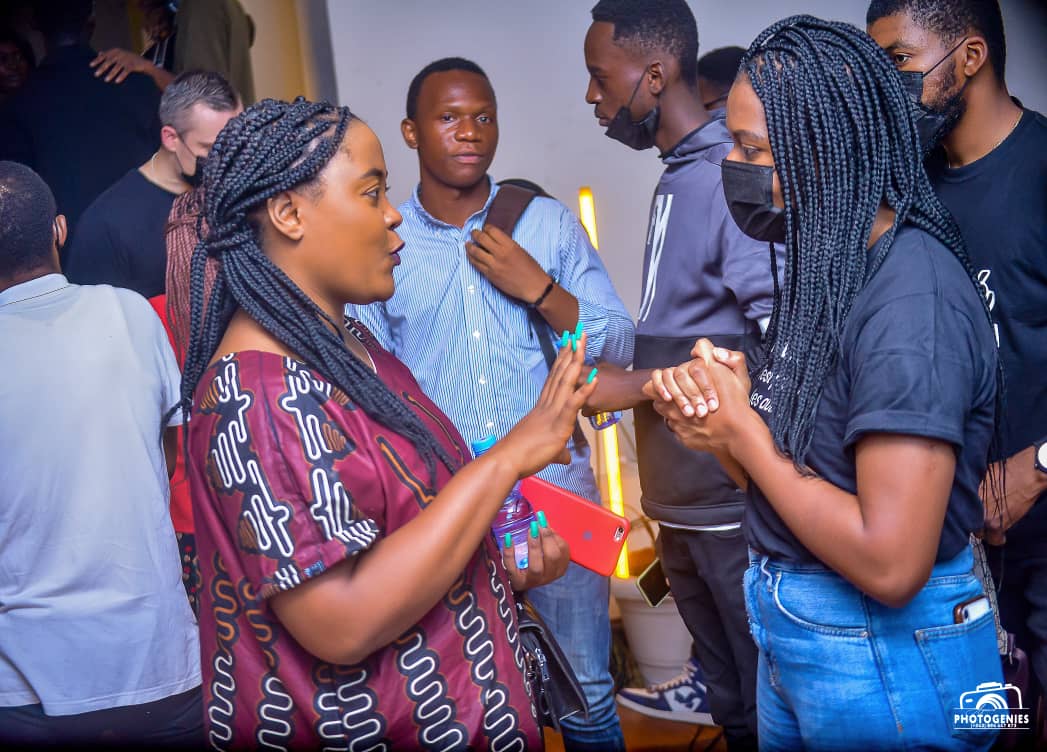 ‘’ À celui qui a cru, il a donné le droit de devenir enfant de Dieu’’. Jean 3:16 🎄🌏 #RDCONGO