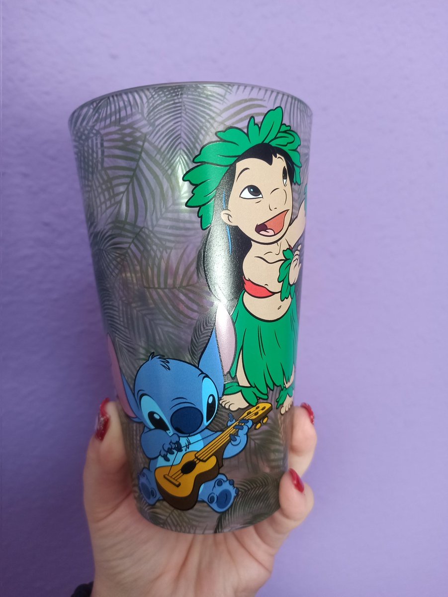 Marthis_AC's tweet photo. Regalito de @PinkFateOficial y @KepuTheCat por navidad 😍😍 Enamorada estoy de mi vasote de Lilo &amp; Stitch 💜 https://t.co/0Mixz75QC2