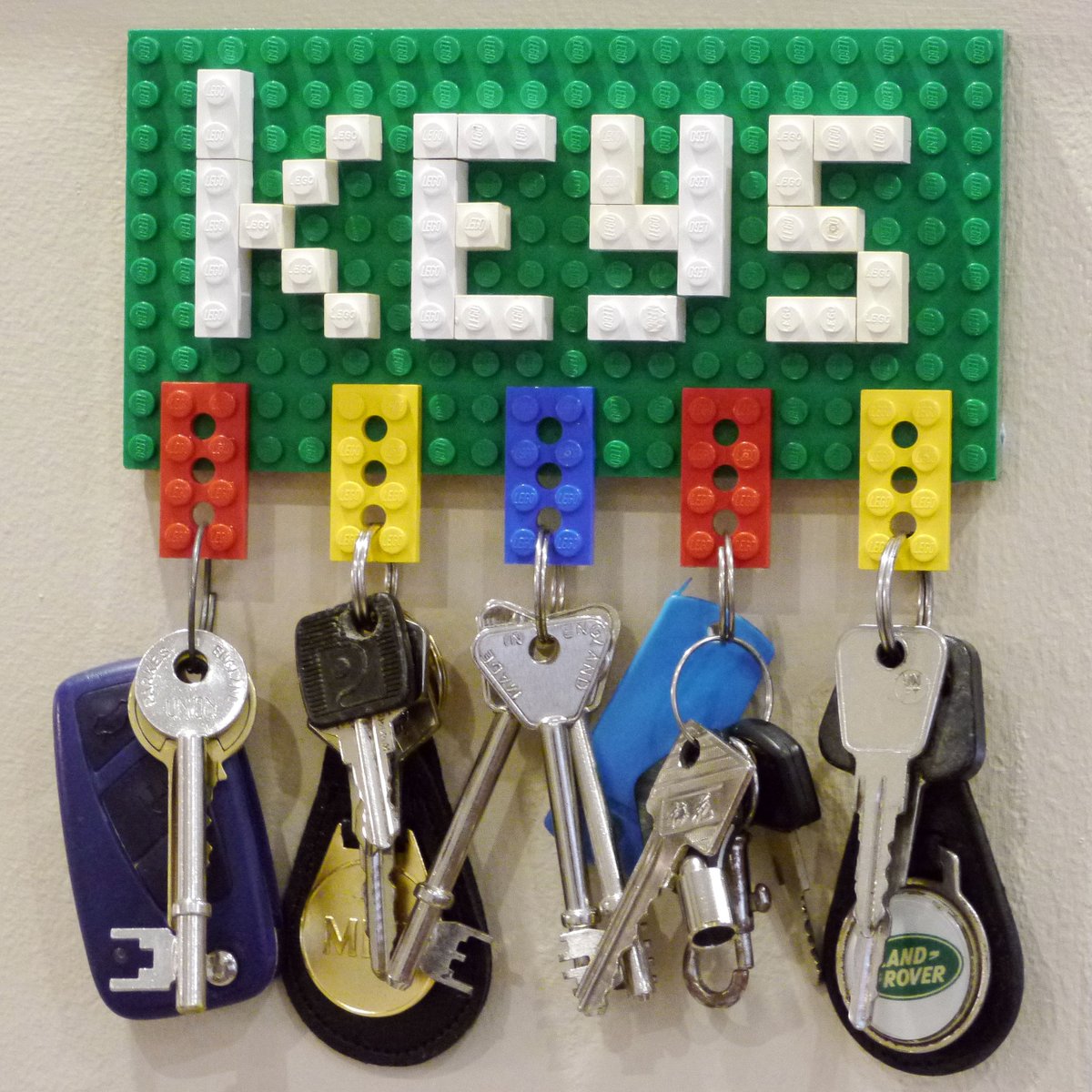 instructables's tweet photo. Happy #LEGOBuildDay ! 

Need ideas for cool things to build without a set or plan? 🤔

Check out our LEGO Projects to Make at Home collection: 👀💪🏗️

https://t.co/AOy6T18EnU 

#MakerEd #STEAMed https://t.co/kyE4yRFpAg