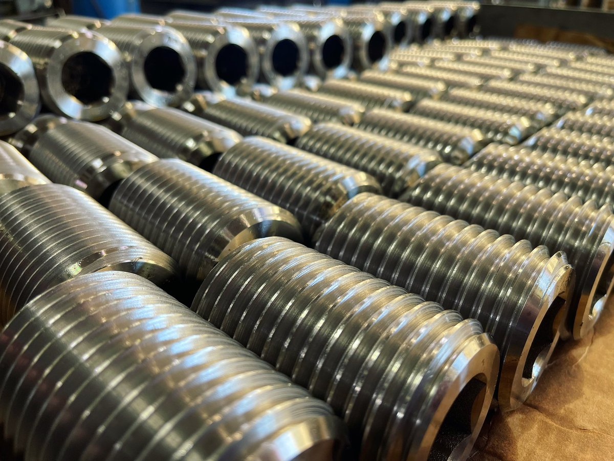 SpringBoltNut's tweet photo. 2-1/2(4) x 4.00 Socket Set Screw 304 stainless #fasteners #customfasteners #manufacturingmonday #bigbolt #madeinamerica https://t.co/V8is8E55Rf