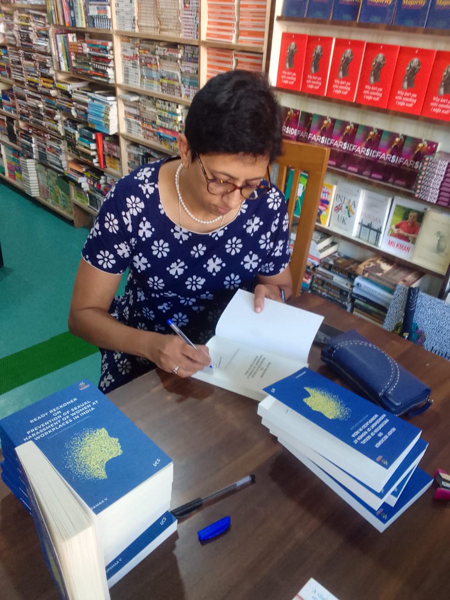 AuthorsChannel's tweet photo. Author-signed copies are now available at #bookworm #churchstreet #banglore. Get yours now. #readyreckoner by @anupamaa_v  #posh #newbooks #authorscommunity #authors#topsellingbooks #bookworm #goodreads Buy now on:https://t.co/U3VJMS8aSs. @AnupamaVenugop5 @bookworm_Kris https://t.co/BgmaDRCWdp
