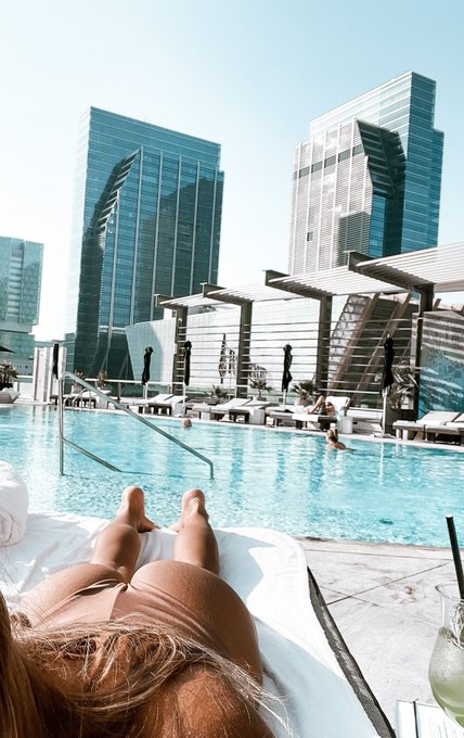 Abu Dhabi 🍸 https://t.co/99yLrS7MHS<a href="/tag/evelinedellai"class="tags"><span>#evelinedellai</span></a>