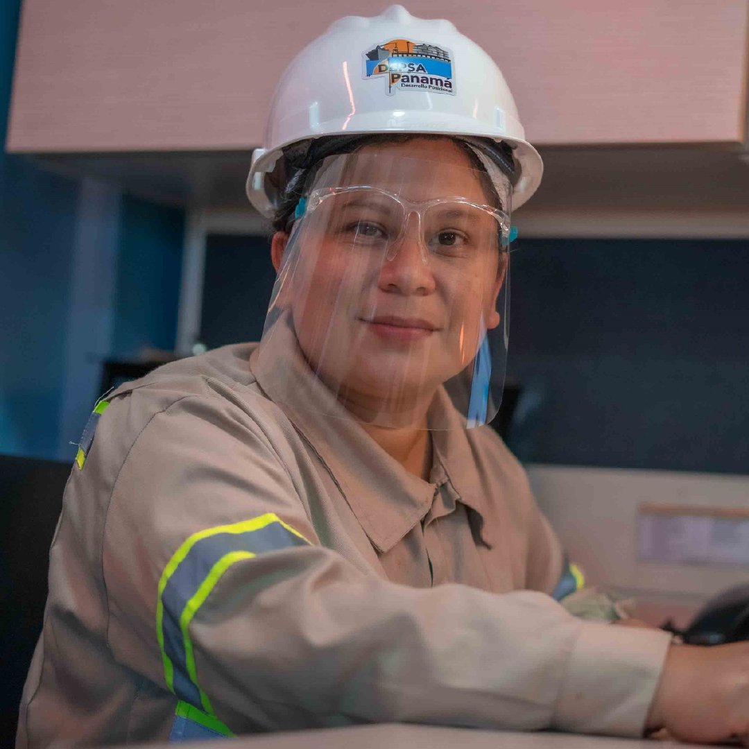 Te presentamos a Carmen Soto,  nuestra Jefa de Taller y Mantenimiento.

¡Gracias Carmen por tu compromiso con nuestra empresa!

Diciembre lo celebramos destacando el talento de los nuestros. #DEPSAInspira

#OrgullosamentePanameños #PuertosPanamá #Portuario #Panamá