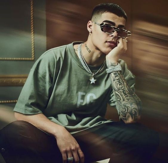 #HusbandCrushMonday #BabyDaddyMonday <a href="/OfLyricalWit/">Jorge Osorio (Parody)</a> I love you, baby. Always have and I always will. Me and you against the world. Siempre. 💜