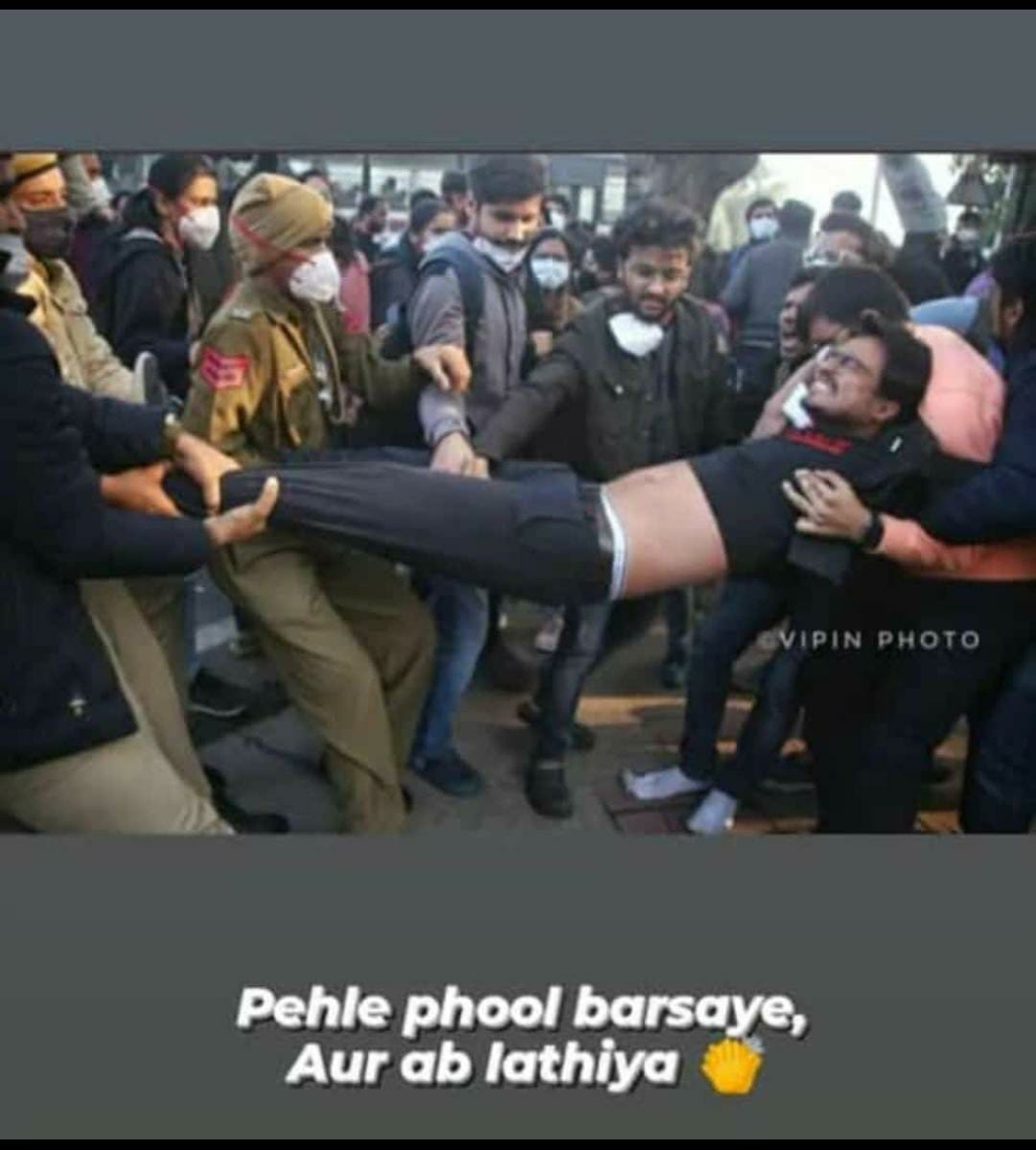 GmchUrda's tweet photo. On behalf of RDA Delhi we would urge everyone to please share this as much as you can.

The matter is no longer about the new residents joining. 

We really really condemn this act 
It’s a disrespect to the entire medical fraternity, disrespect to our noble profession. https://t.co/Tbvj81a7xq
