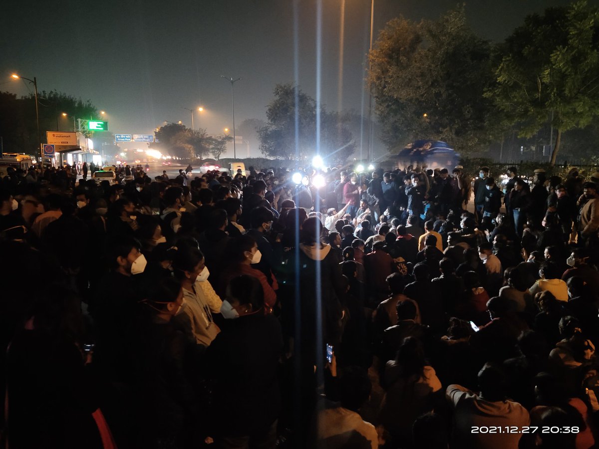 RdaUcms's tweet photo. You think your hunter would work??
On ring road... Sitting between the two of the biggest hospitals of India...
@FordaIndia https://t.co/CfbkO1mYZT