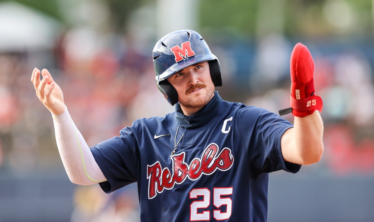 OleMissBSB's tweet photo. It's the 𝑪𝑨𝑷𝑻𝑨𝑰𝑵'𝑺 birthday today! Have a day @TimElko! 🎁 🎊 https://t.co/QoiDGAjUlB