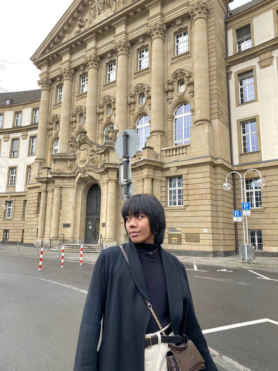 saGAAAYttarius's tweet photo. Living my life as a pokpok in Europe ✨🧡💫 https://t.co/PUHYgBS4ZC
