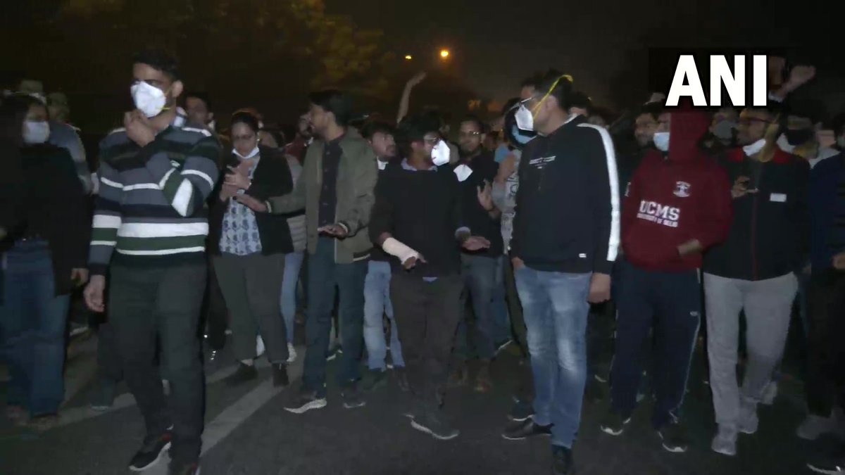 ANI's tweet photo. Delhi | Protesting resident doctors of various hospitals march near Safdarjung Hospital, over delay in NEET-PG counselling https://t.co/SnPyrbIYoC