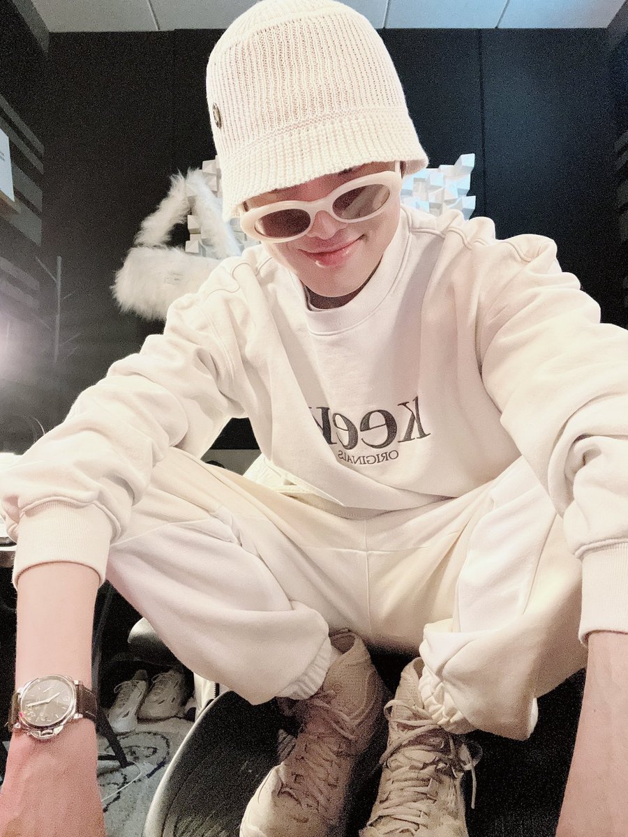 official_yoon_'s tweet photo. 말 안듣게 생긴 척 해보았습니다 하핳😎 https://t.co/t0e4MOiiEL