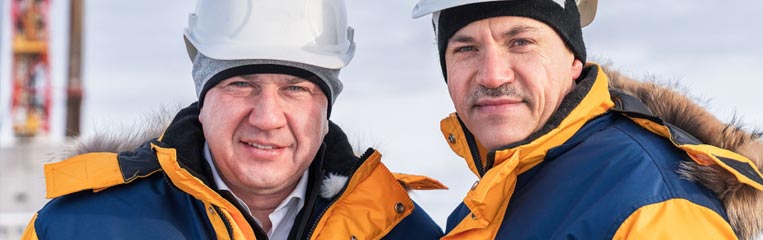 Как выбрать зимнюю спецодежду? На что обратить внимание? » Спецодежда » Статьи по охране труда znakcomplect.ru/poleznosti/exa…