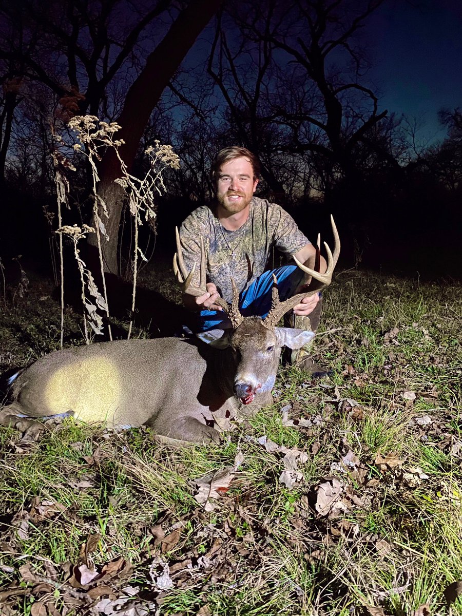 Knocked down a mature Central Texas River bottom buck yesterday! Thank you God for letting me close out 2021 with an amazing memory!