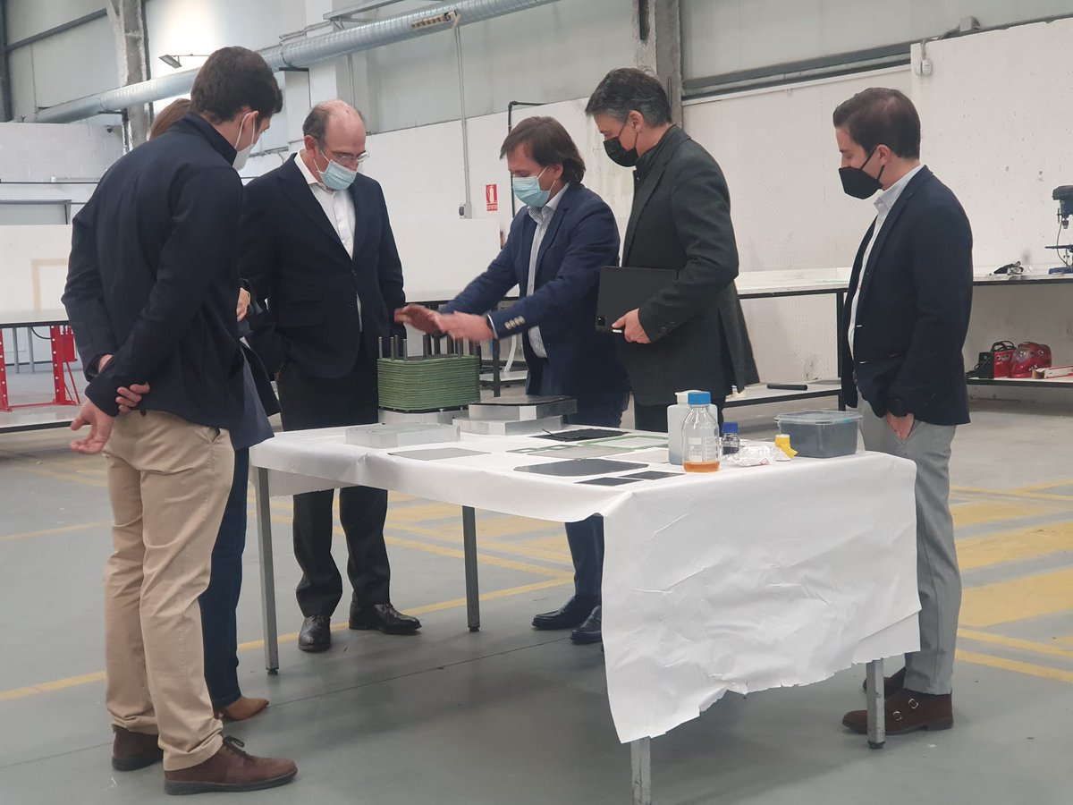 EnagasEmprende's tweet photo. Nuestro CEO, Marcelino Oreja, visitó las instalaciones de @H2greem, surgida de nuestro programa de #emprendimientocorporativo y dedicada al desarrollo, de #electrolizadores de #hidrógenoverde utilizando tecnología propia #PEM. #transiciónenergética  #venturebuilding https://t.co/RwYRxhWfB8