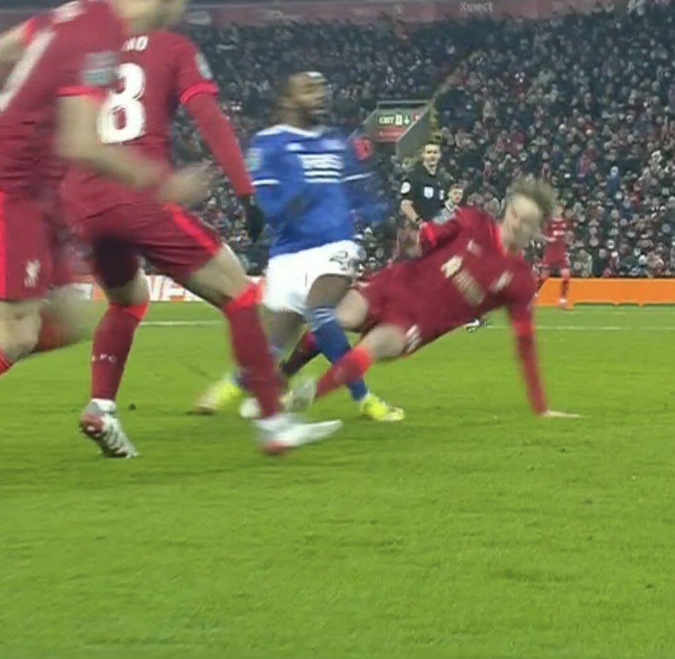 CherylSwanick's tweet photo. Get well soon to The Leicester lad who broke his leg by that tackle. Not heard a lot about that tho. https://t.co/MedSYFGzdO