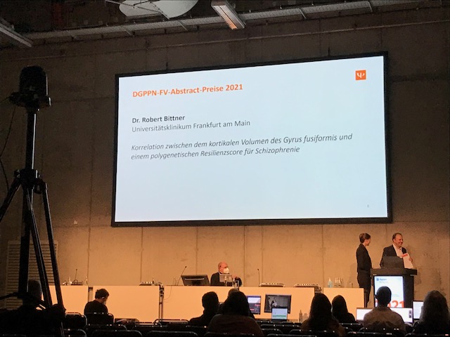 Wonderful to be back in Berlin at the DGPPN conference! It was a great honor to receive an award for our work on schizophrenia resilience mechanisms.