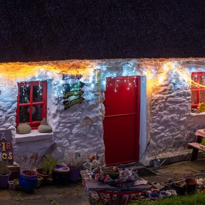 Located on the idyllic shores of Lough Derg, Dromineer is a beautiful spot to visit at any time but add a beautiful sunset and a sprinkling of Christmas lights to the mix and it’s all the more magical!
If you’re visiting over the holidays, you can also be sure of a warm welcome.
