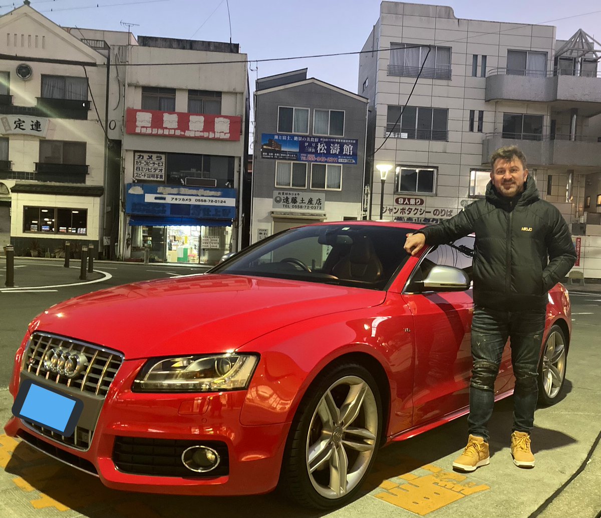 carlink_delight's tweet photo. 静岡県は伊豆の国市にてアウディS5ご納車させて頂きました!!
大変喜んでくださり、言葉は違えどお互いに想いは通じ合っていました🥺
カッコいい車と共に良いお年をお過ごしください🚗
#Audi #S5 #carlink #納車 https://t.co/C39eeAjwaT