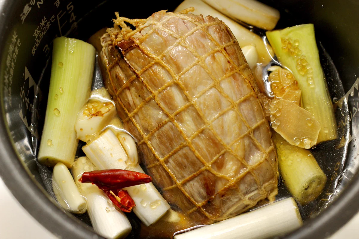 炊飯器で簡単に作れる！「スイッチ一つの柔らか焼豚」がお正月におすすめ！