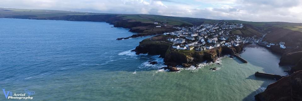 ian_webster's tweet photo. Boxing Day trip to Port Isaac. https://t.co/4OdD00SZiL