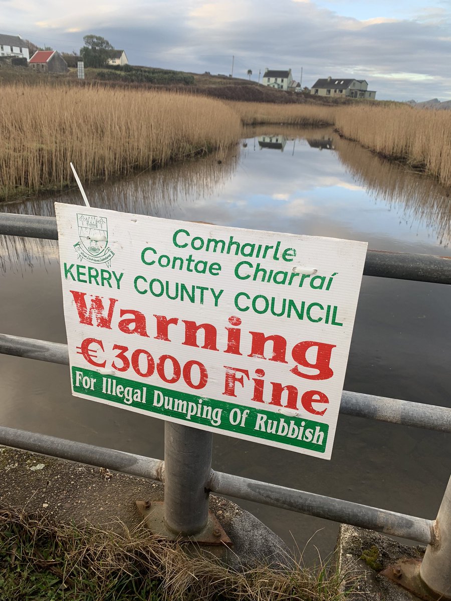 saolodheas's tweet photo. Fógra i mBéarla amháin i gceantar Gaeltachta. @countykerry https://t.co/v3qMcVeZEo