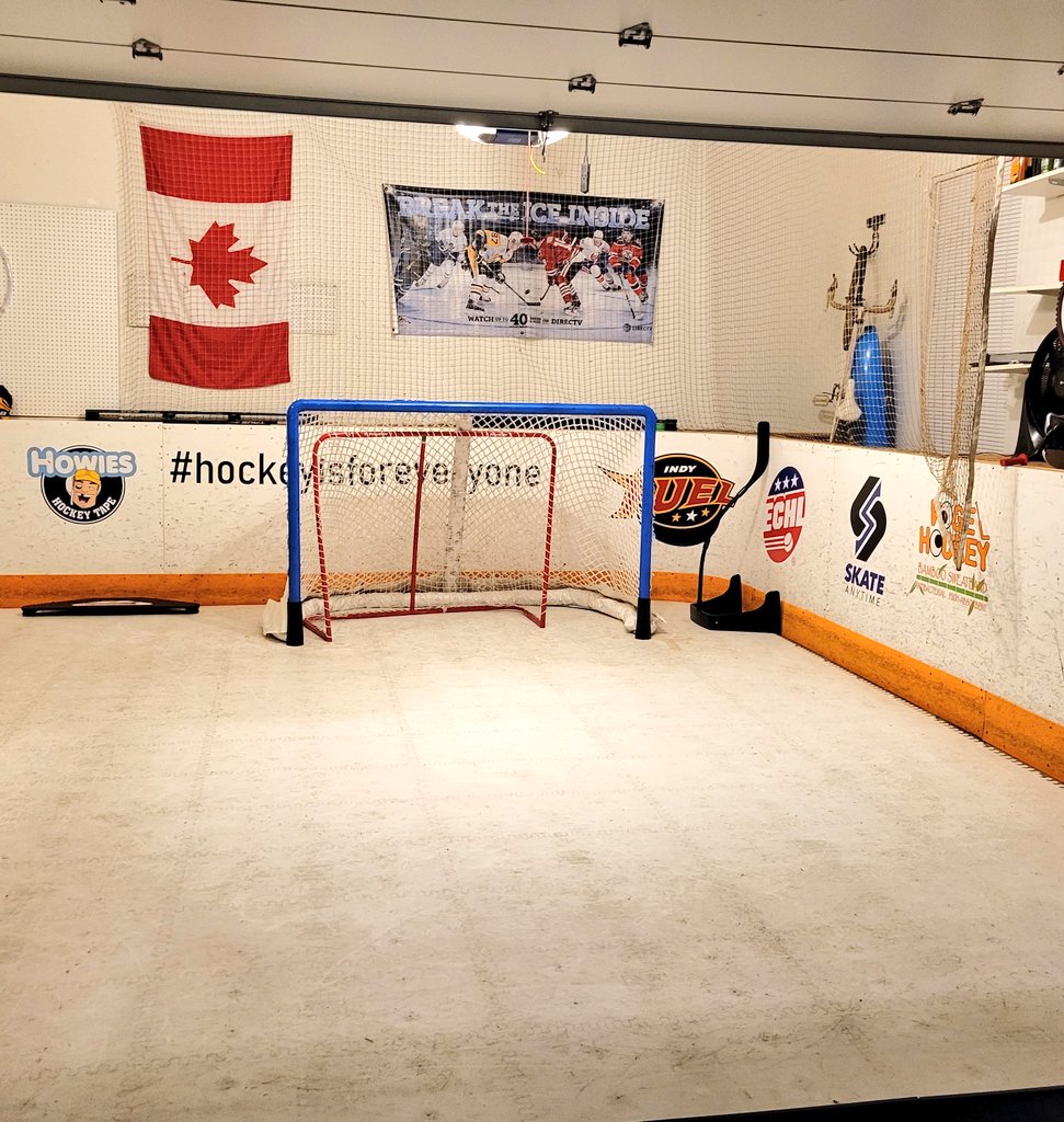 3yearoldskater's tweet image. It's a new week. The rink is cleaned and ready to go. Let's get after it 💪🏾
#HockeyAtHome
#AlwaysPracticing
#MondayMotivaton