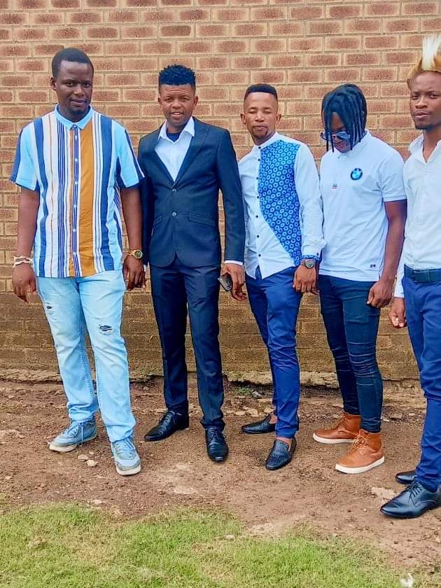 SeasonJozi's tweet photo. Sphamandla's wedding 💒 day sinawe Bafo ngoNkulunkulu everything is possible 🙏 https://t.co/qmzPsOy1YX