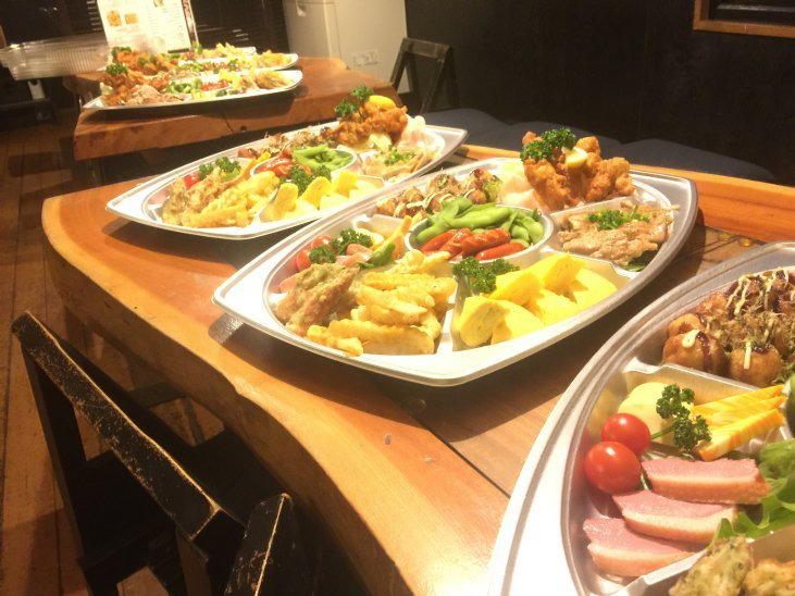 tsumamiya38's tweet photo. こんばんは。(・ω・)/肴屋３８です。
さんぱちの営業は30日(木)までとなります。
大晦日31日(金)はオードブルのみ。
また元旦の1月1日はお休みいたします。
2日～4日はご予約のみの営業となり5日（水）は定休日です。6日（木）以降は通常営業となりますので何卒よろしくお願い申し上げます。 https://t.co/Y6XBIqWtLK
