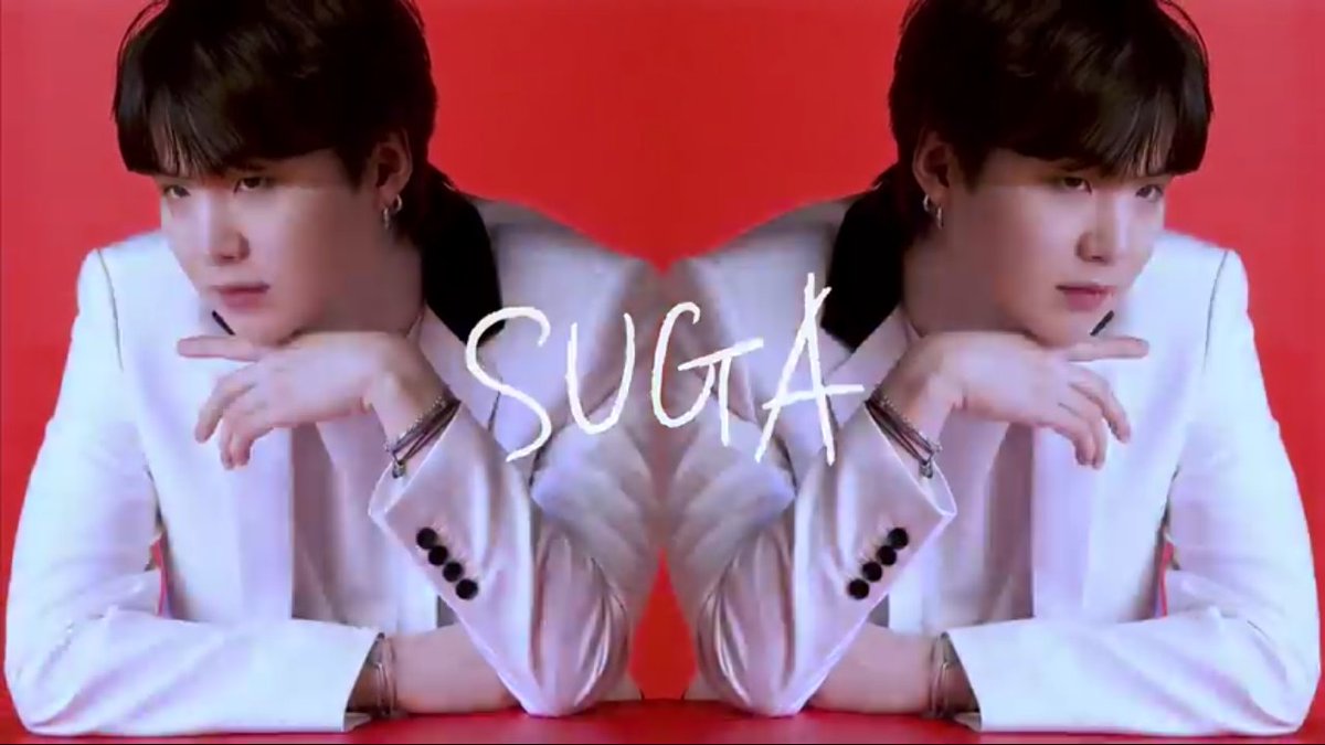 Abril_Segovia26's tweet image. Tan bello!!! Enamorada 🤗😳

#bts #ARMY #bangboy #SUGA #armyxbts
